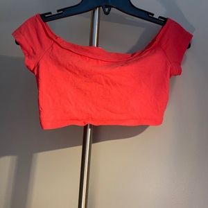 off the should crop top